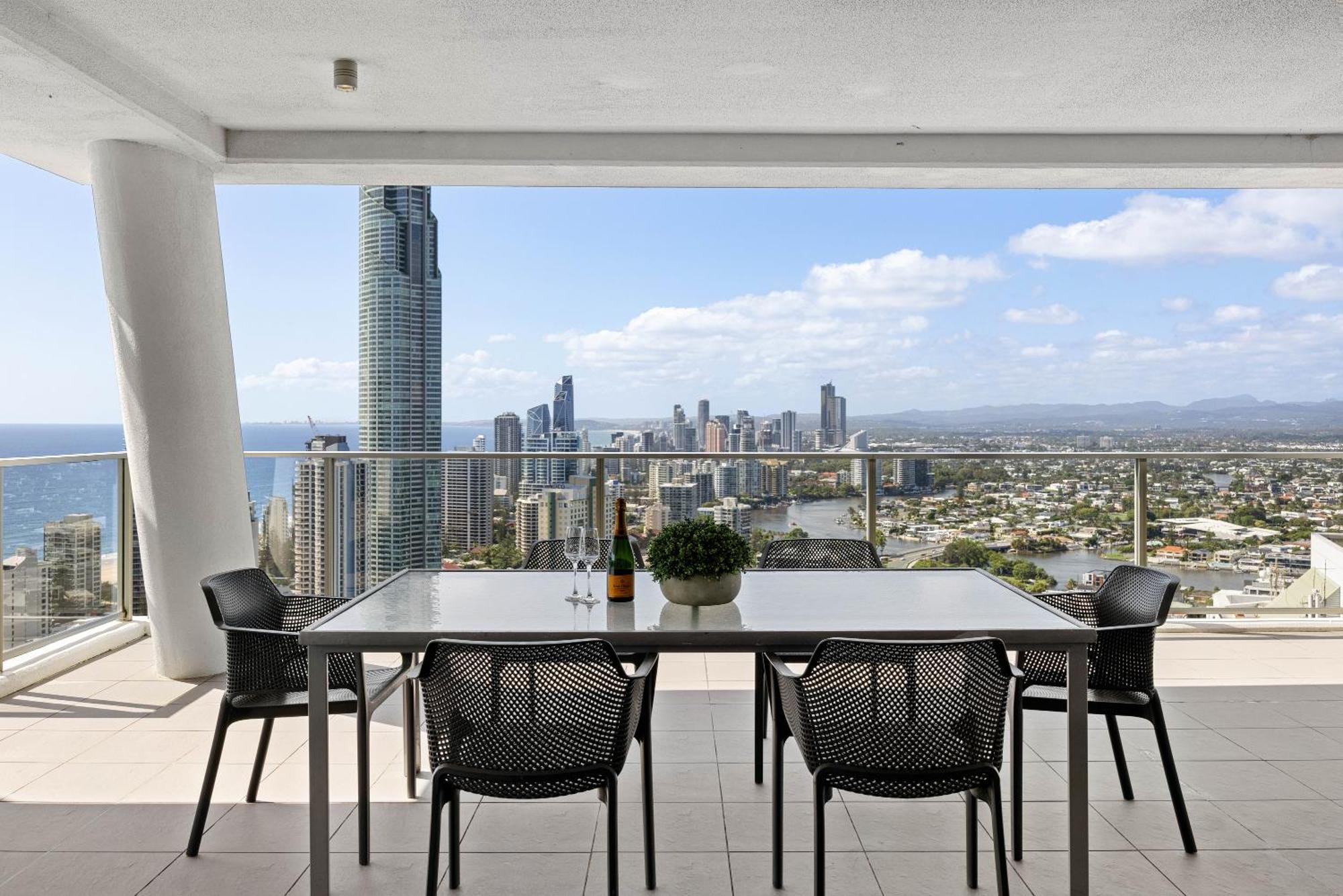 Holiday Holiday Circle On Cavill Apartments Gold Coast Værelse billede